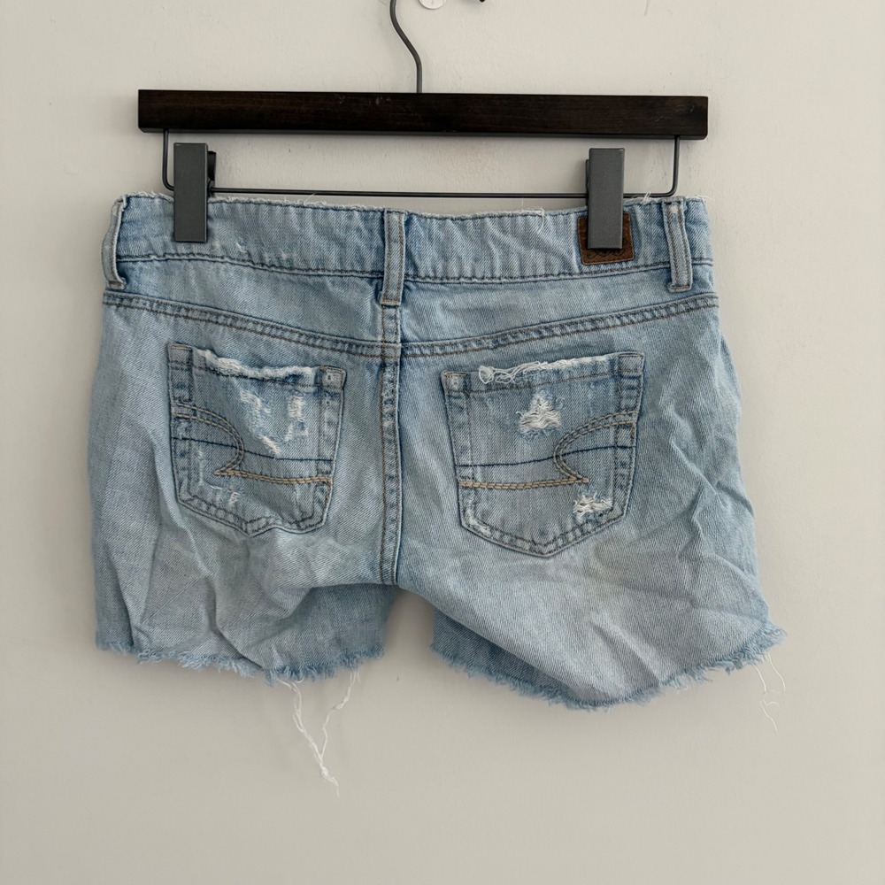 American Eagle Womens Distressed Cut Off Denim Jean Shorts Light Wash Size 0